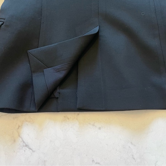 LIKE NEW 🖤 Veronica Bears Frayne Off The Shoulder Blazer Black Size 6 - Picture 9 of 11